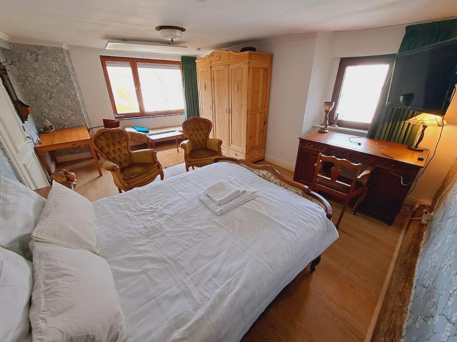 Haus Moselwald - 3 Bedrooms Енкирх Екстериор снимка
